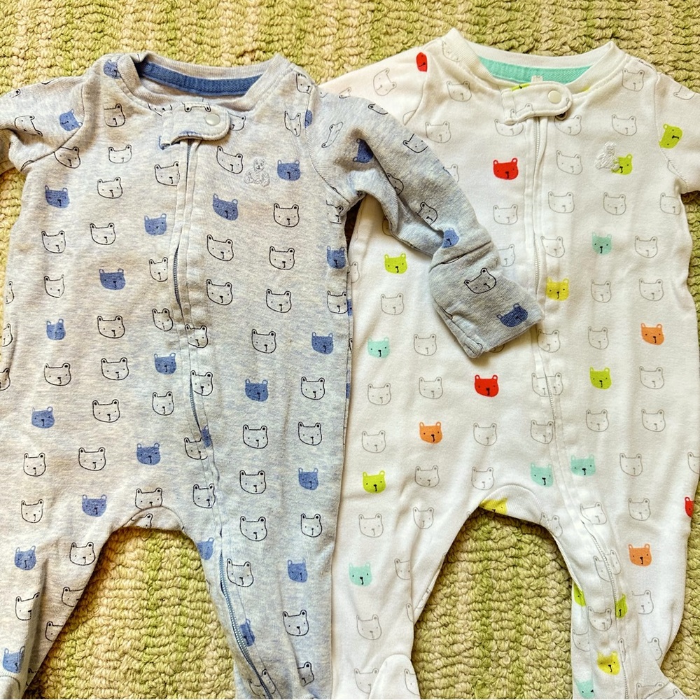 BABY GAP BUNDLE FOOTED SLEEPER ONESIES IN BLUE AND WHITE SIZE NEWBORN